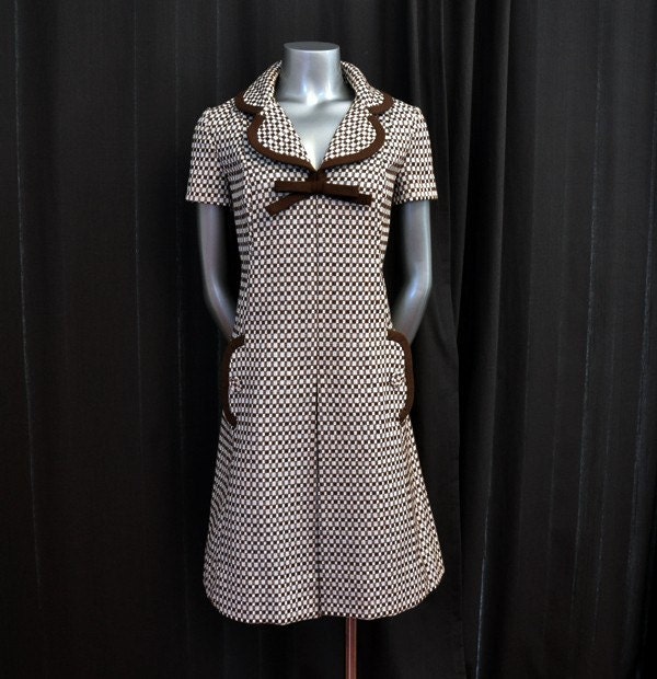 1960s dress / Cream de Coco Vintage 60's Mod Elizabeth Arden Dress