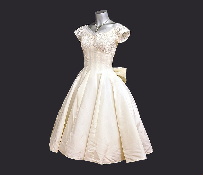1950s dress / Vintage 50's Emma Domb Lace Tulle Full Skirt Wedding Dress