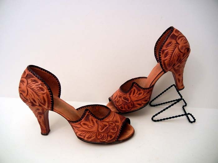 Amazing Vintage 50's Hand Tooled Leather Mexican High Heel Shoes