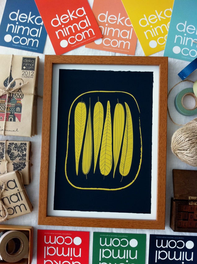 Leafs Print / Golden Yellow with Navy Background