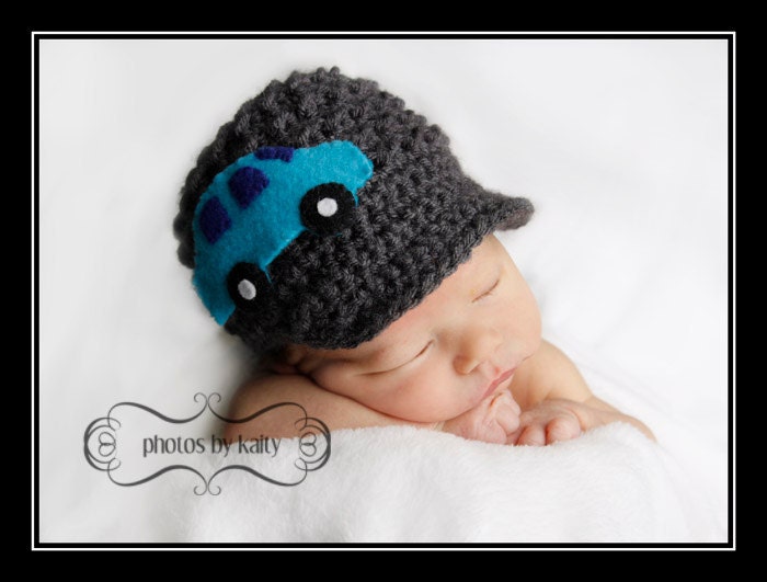 Newborn Newsboy Beanie with removable Car Applique - Hand Crocheted, Gray, Blue, White