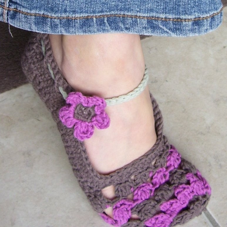 Download Now - CROCHET PATTERN Ladies Flower Petal Mary Janes Slippers - Pattern PDF