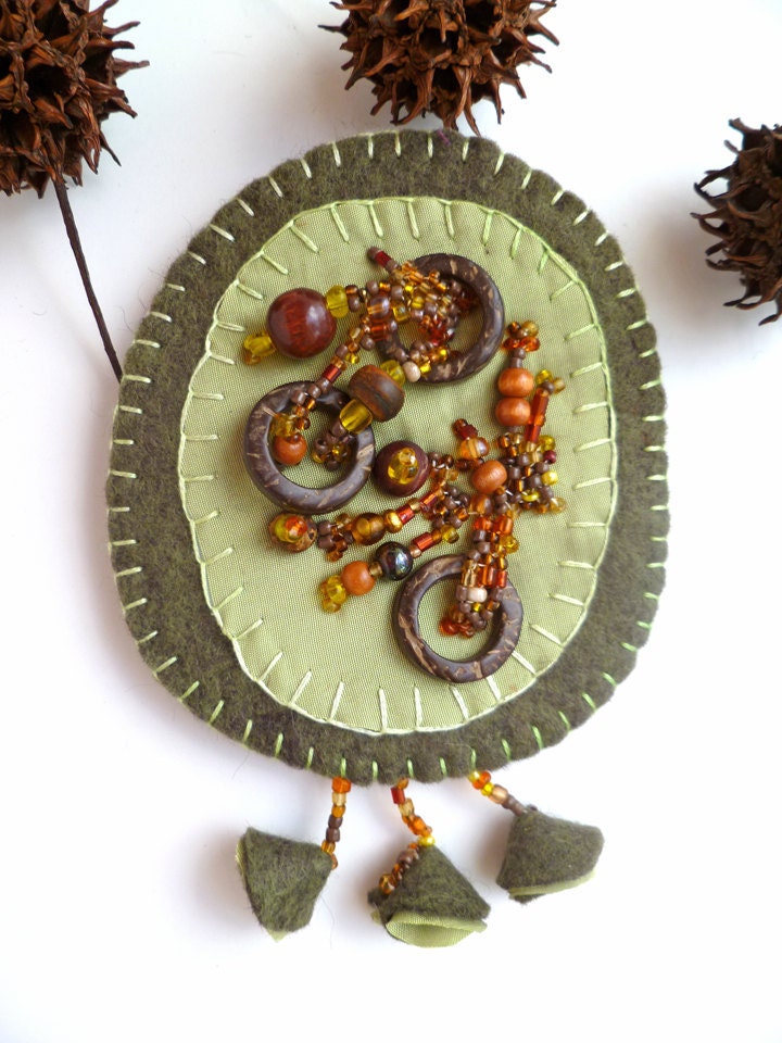 SALE Green meadow V, unique fiber art pin