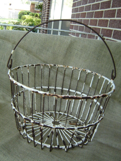 Vintage White Chippy Metal Coated Wire Egg Basket Farmhouse Chic CLEARANCE