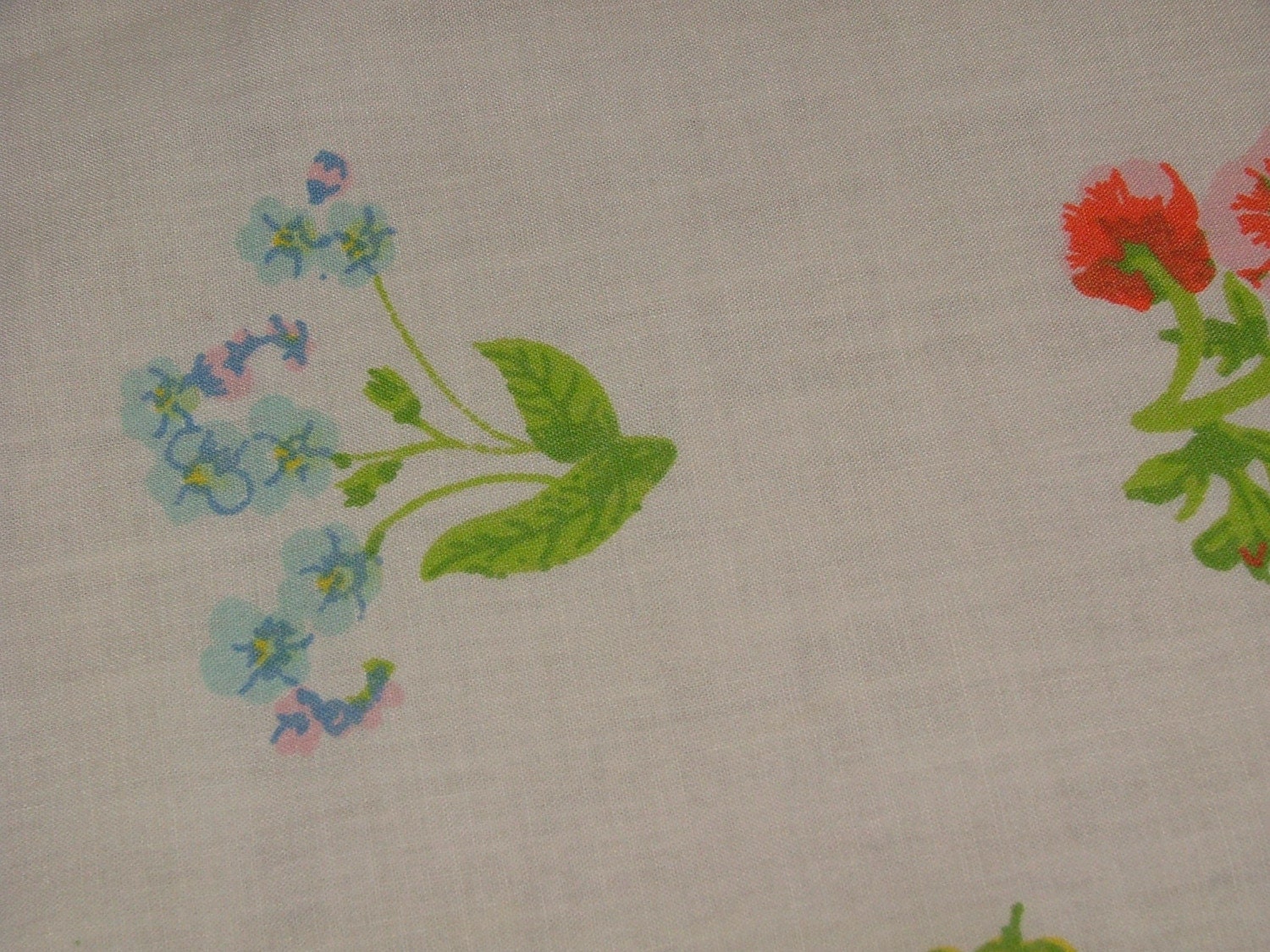 Spring Garden - 1 yard vintage fabric