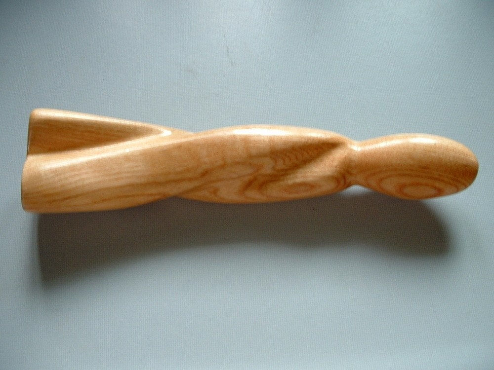 10 12 Inch Spiraling White Oak Wooden Dildo