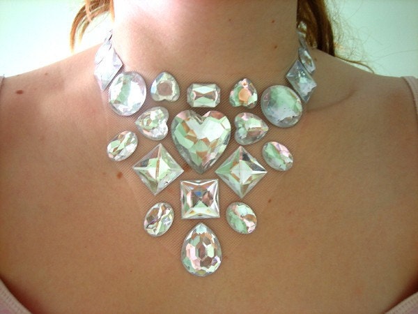 Romantic Floating Rhinestone Statement Necklace, Heart Shaped Jewels, Elegant Crystal Clear Illusion Bib Jewelry