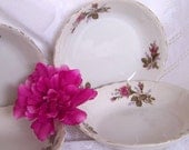 4Pc. Vintage Farmhouse Shabby Cottage  Moss Rose Dessert Bowls