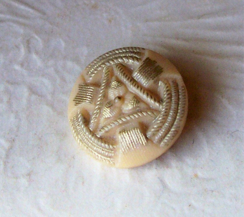 Vintage gold luster tan glass Art Deco patterned button X 1