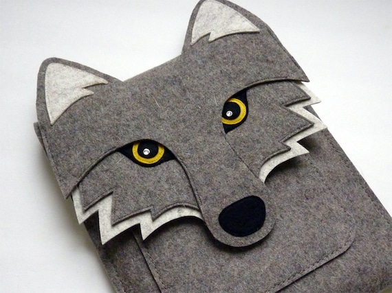 Wolf MacBook Air 11 inch sleeve - Gray felt - MADE TO ORDER