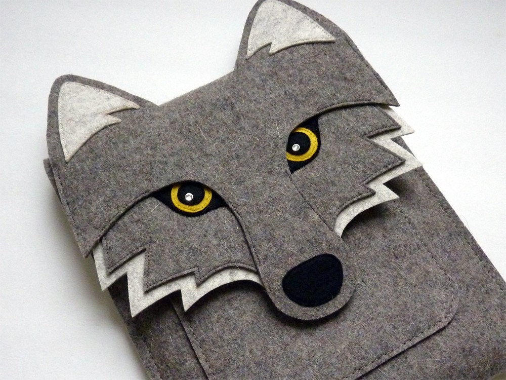 Wolf iPad sleeve - Gray felt - Made to order