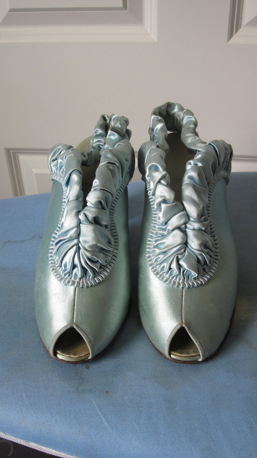 on reserved for amanda sz 7.5 vintage 40s blue satin ruffle shoes