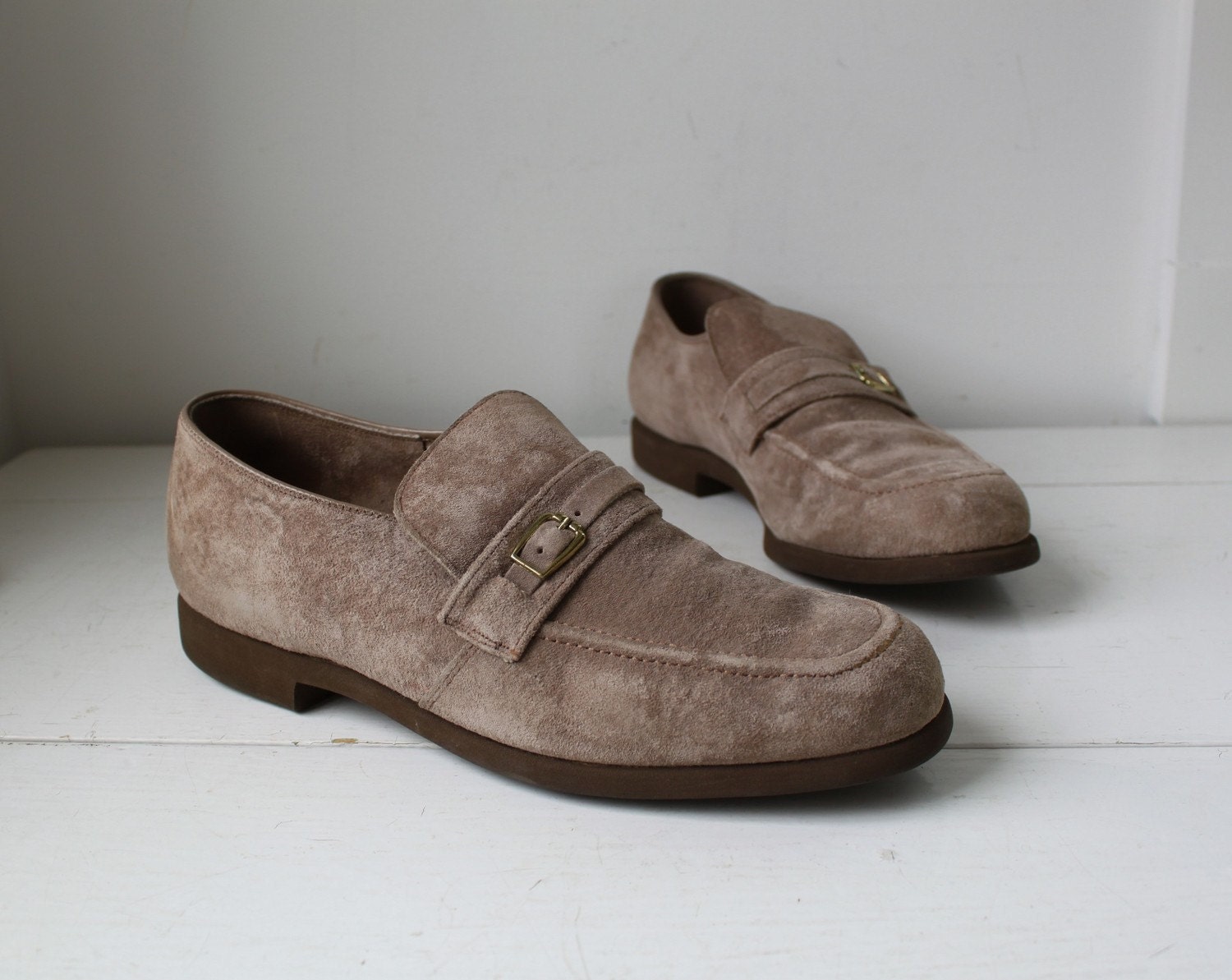 SALE vintage 1980s breakfast special loafers. Hush Puppies men 8.5 women 10