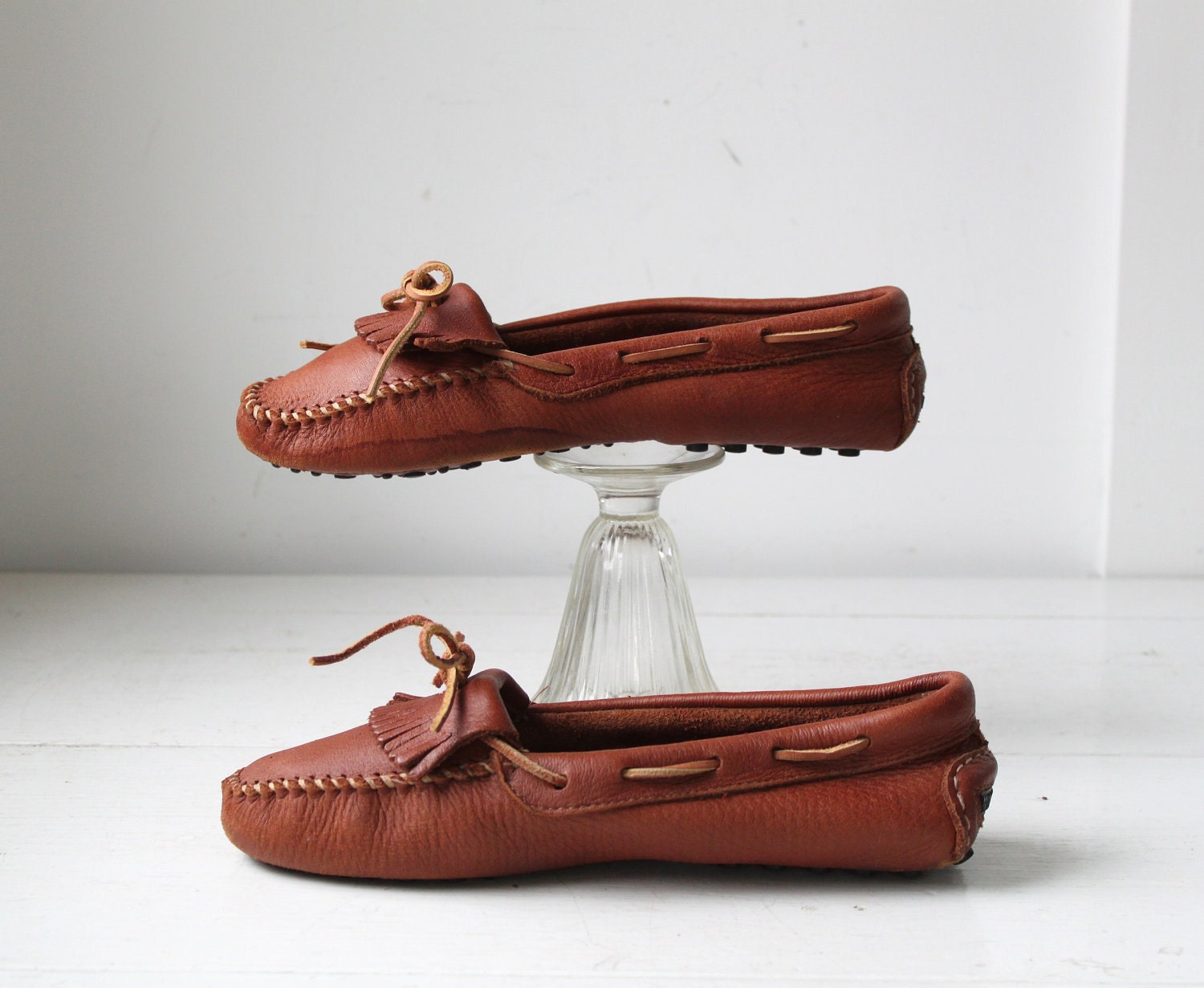Vintage Minnetonka moccasins. Men 10 / Wom 11.5. Chestnut brown driving mocs / Rustic preppy / the TOASTED PECAN sneakers