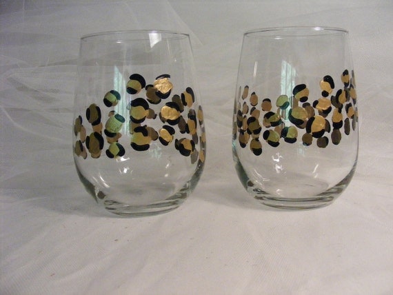 leopard wine glasses - perfect for a birthday gift or bridesmaids