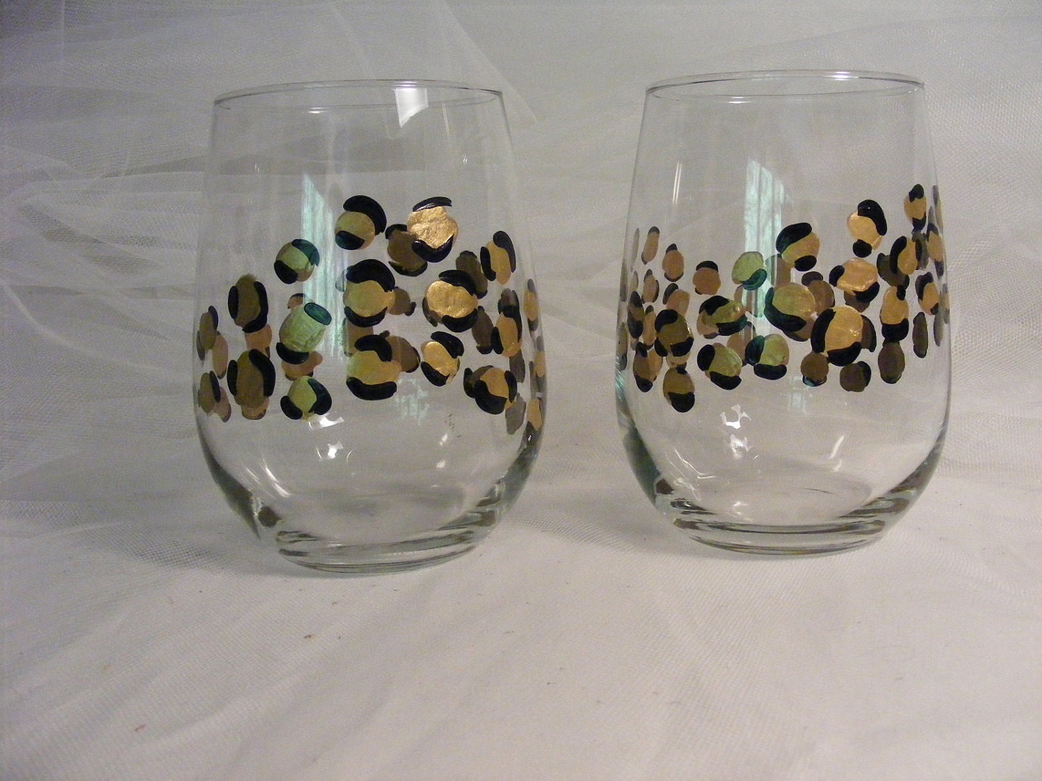leopard wine glasses - perfect for a birthday gift or bridesmaids