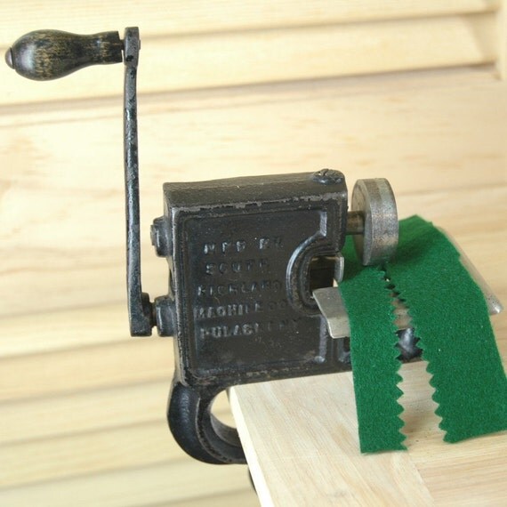 Vintage 1930s Hand Crank Pinker Tool by sewingandsuch on Etsy