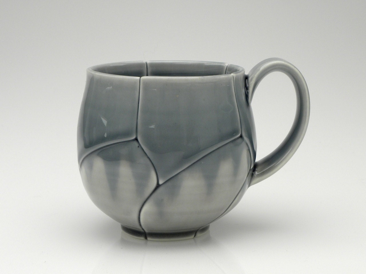 Grey Coffee Mug Twisted Leaf Style, 12 Ounce