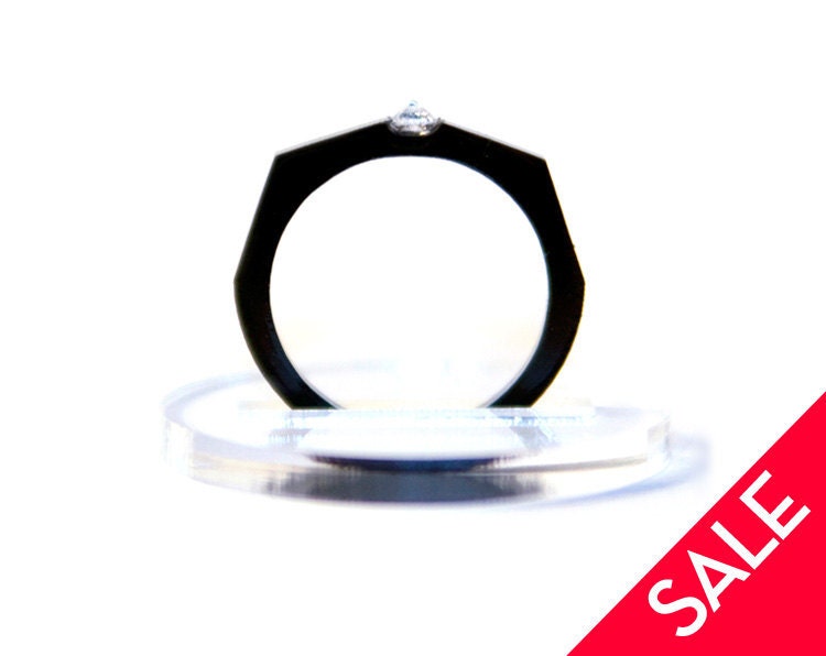 acrylic inverted diamond ring (black)