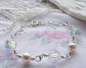 Crystal and pearl beaded bridal bracelet