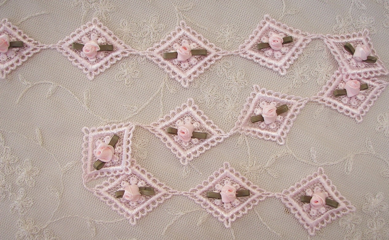 Shabby Chic Pink Fabric Flower Applique Lace Trim Doll Bridal Scrapbooking Embellished with Rose Buds