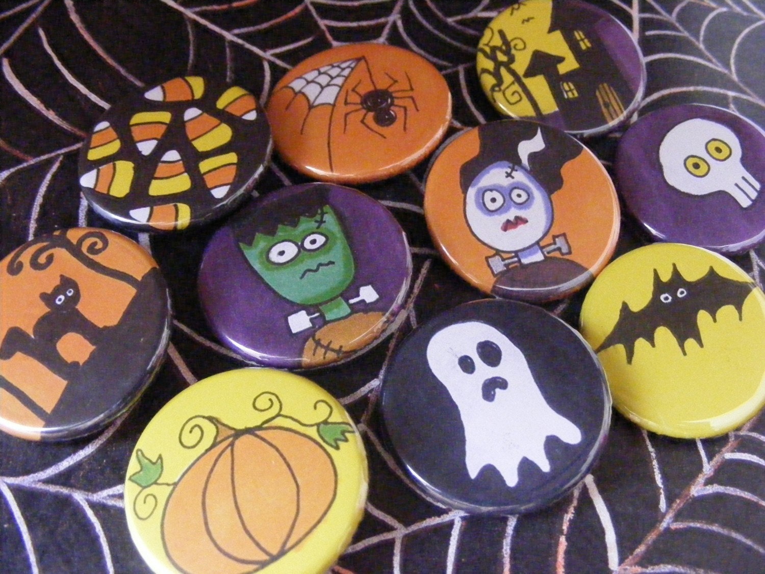 10 Halloween Badges