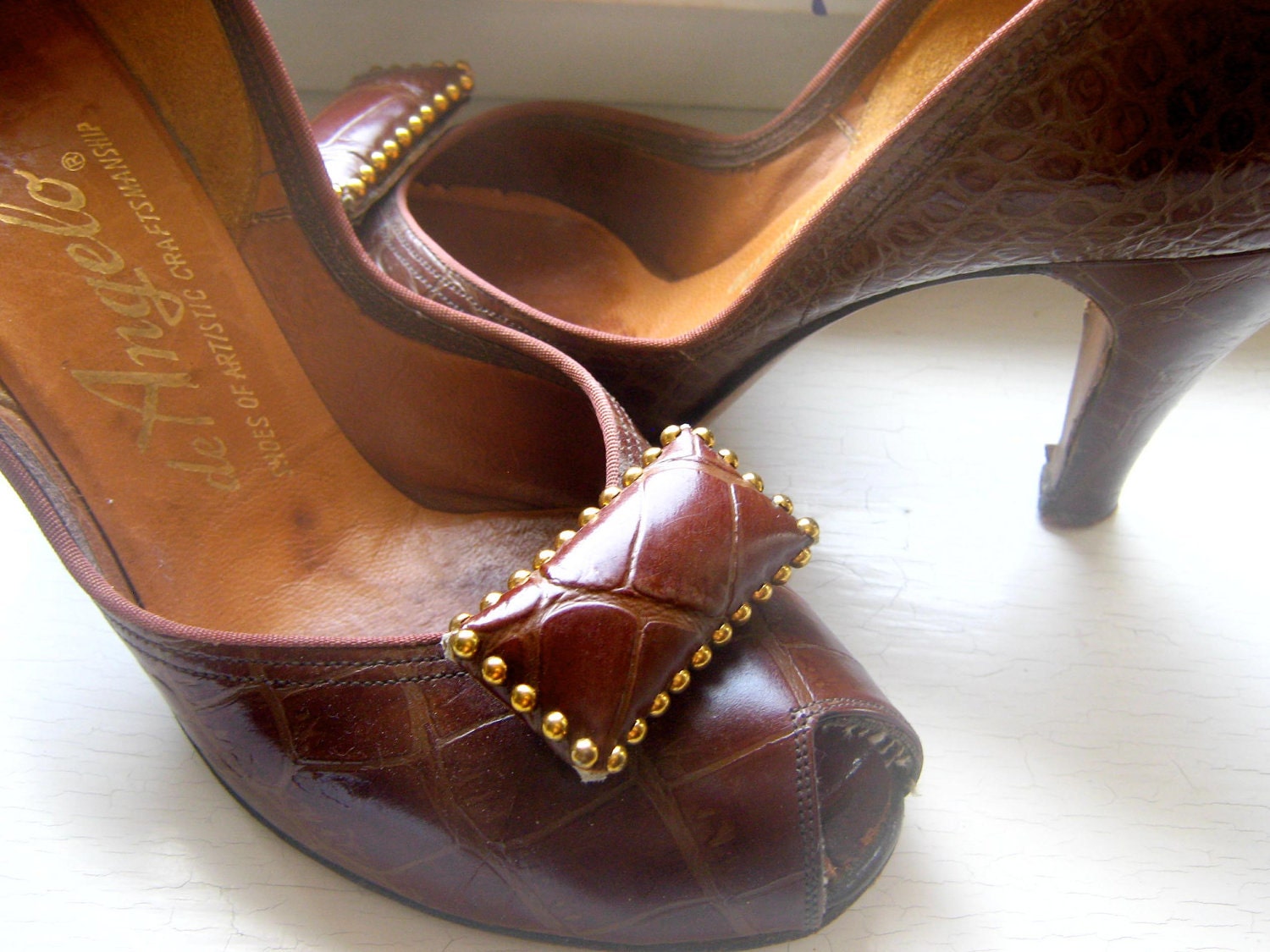 Vintage 40's Peep Toe High Heel Crocodile Shoes Mahogany Brown Size 6 or maybe 6.5