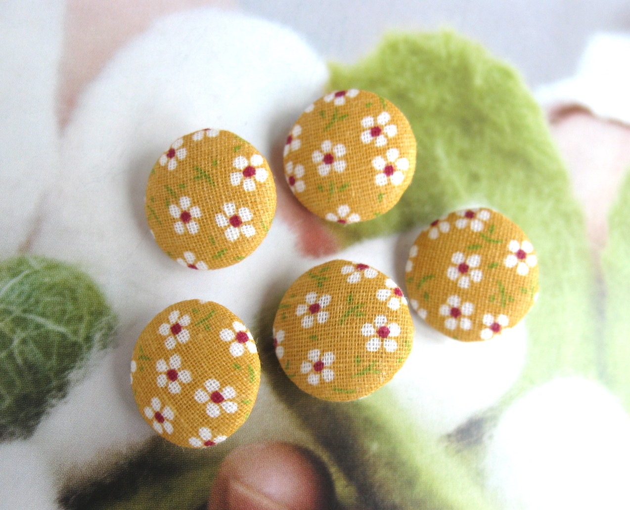Handmade Fabric Buttons - Yellow Red White Floral Flowers Small Handmade Fabric Buttons 0.8 / 1 Inches 5's