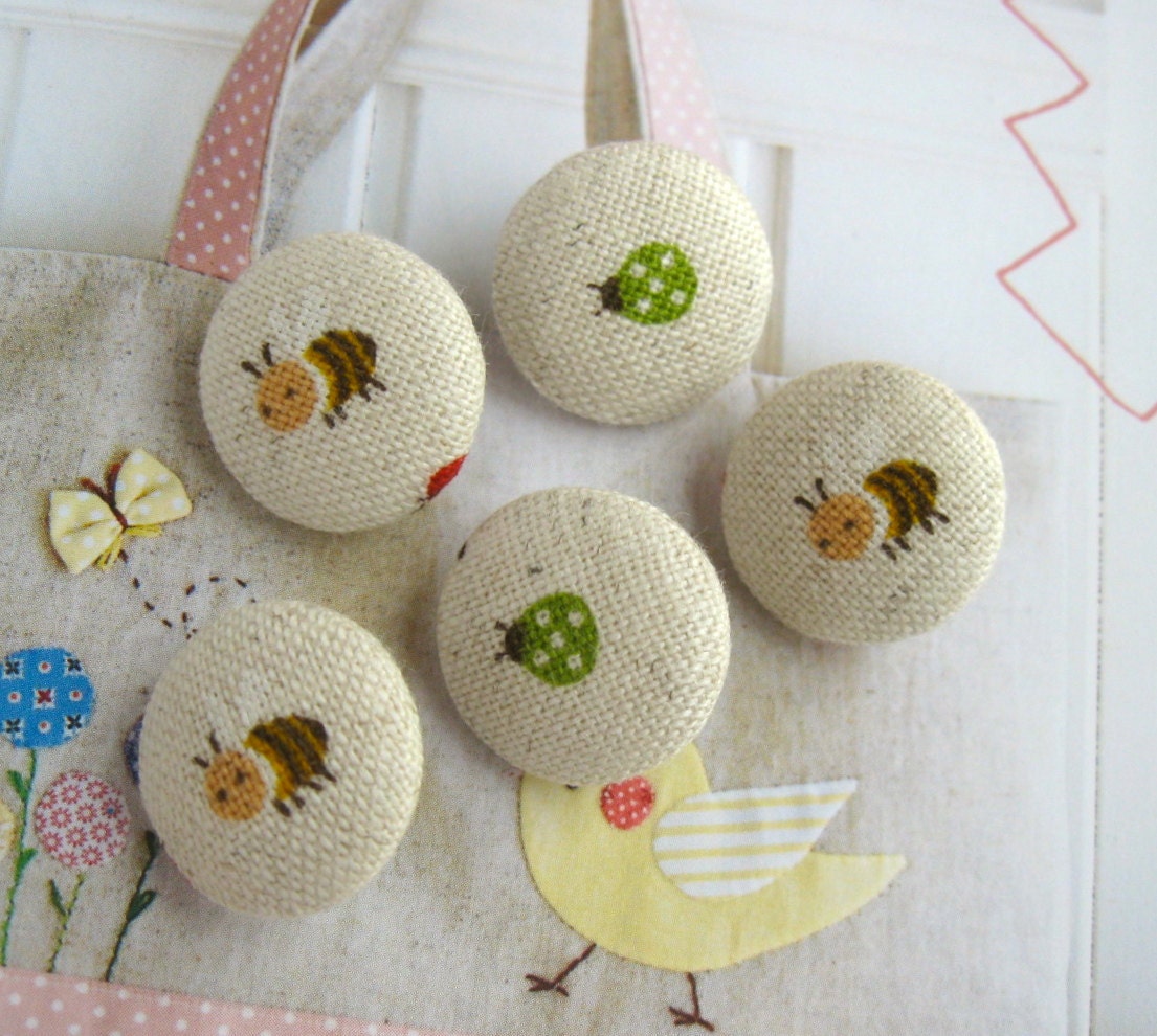 Handmade Fabric Buttons - Small Beige Bees Ladybird Insect Handmade Fabric Buttons 0.75 Inch 5's