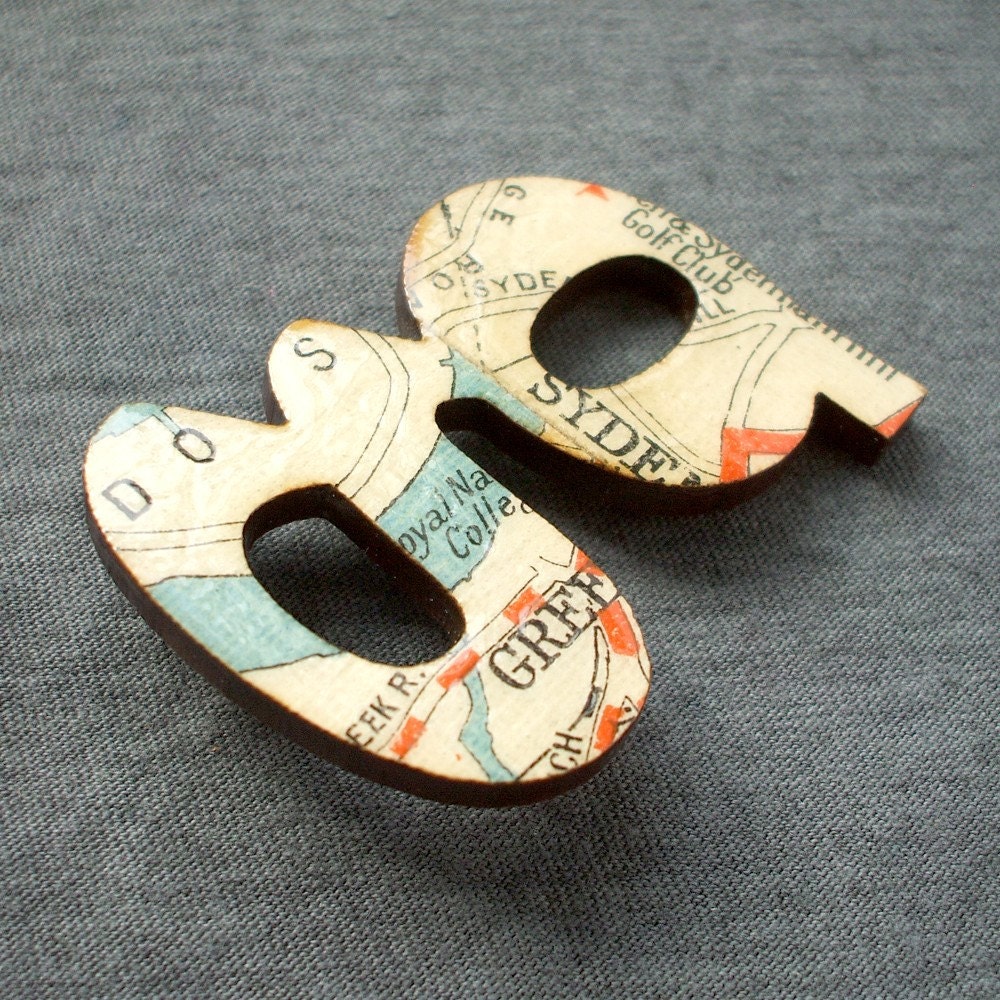 Vintage map g brooch