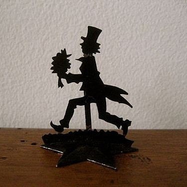silhouette place card holder- gent with bouquet