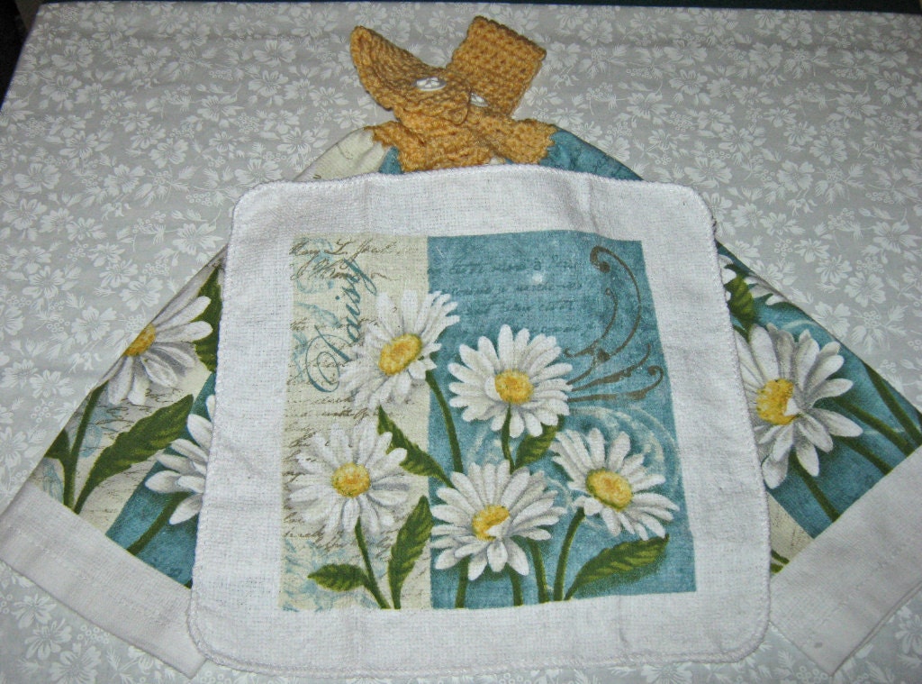Kitchen Set, 2 hanging towels and a dish cloth, Daisy Design, Yellow crochet top