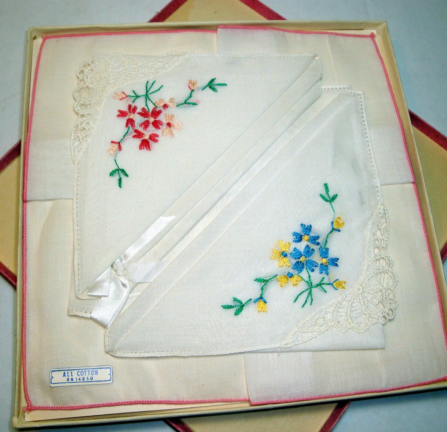 Vintage Boxed Set Cotton Handkerchiefs Hankies (335-10)