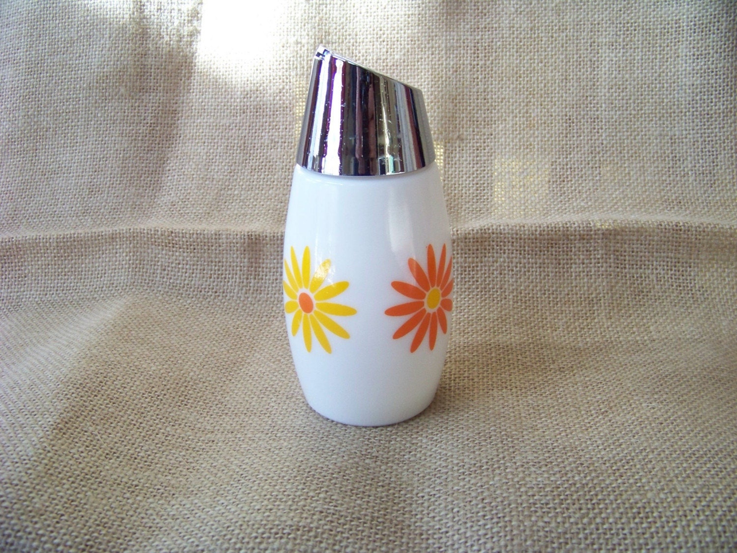 Gemco Groovy sugar Dispenser with Flower Power