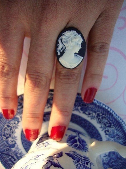 Classic black cameo- Ring