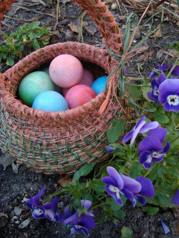 Egg Hunt Easter Basket Old Fashioned Cottage Decor by bazketmakr