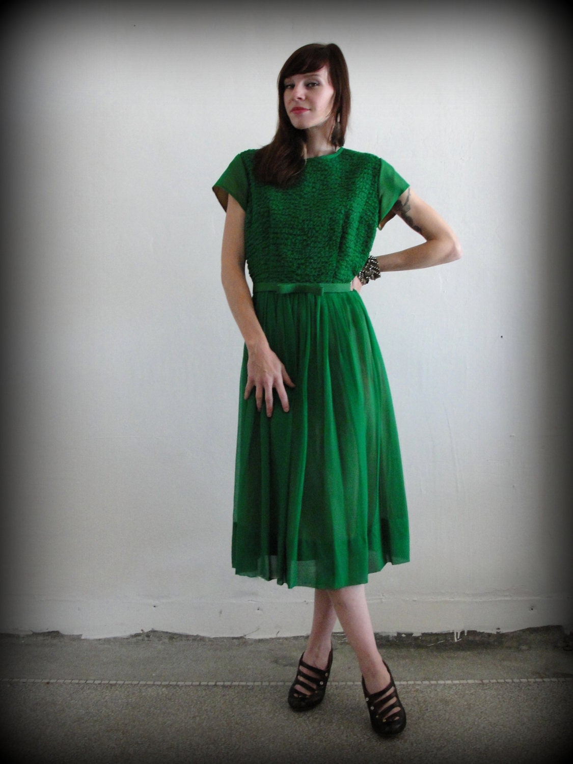 1950s Chiffon Gown . Kelly Green Cocktail Attire . Jack Mann . Mid Century