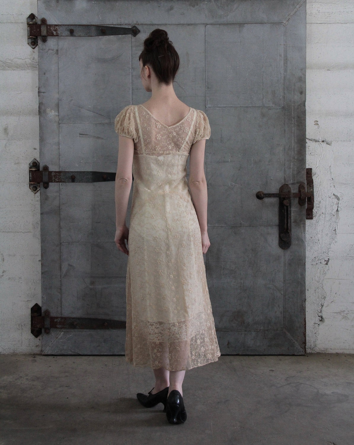 RESERVED . Antique 20s Lace Dress . Ecru . Flapper Wedding Gown . Bias Cut . 1920s Gatsby Era