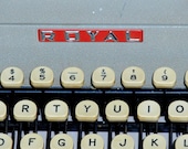 Manual Typewriter Royal Quiet DeLuxe in Original Tweed Case Vintage Collectible