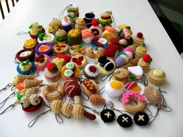 Crochet Cell Phone Charm - Meatballs Spaghetti