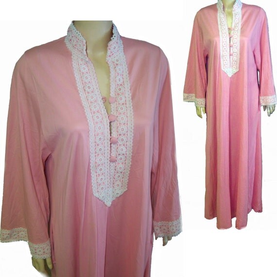 Vanity Fair gown robe long sleeve pink nylon lace by pinehaven2