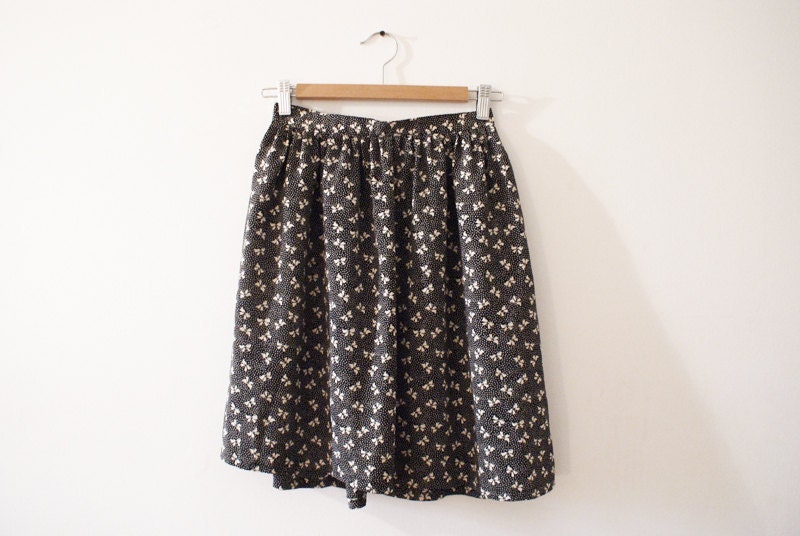 bow & dot skirt M