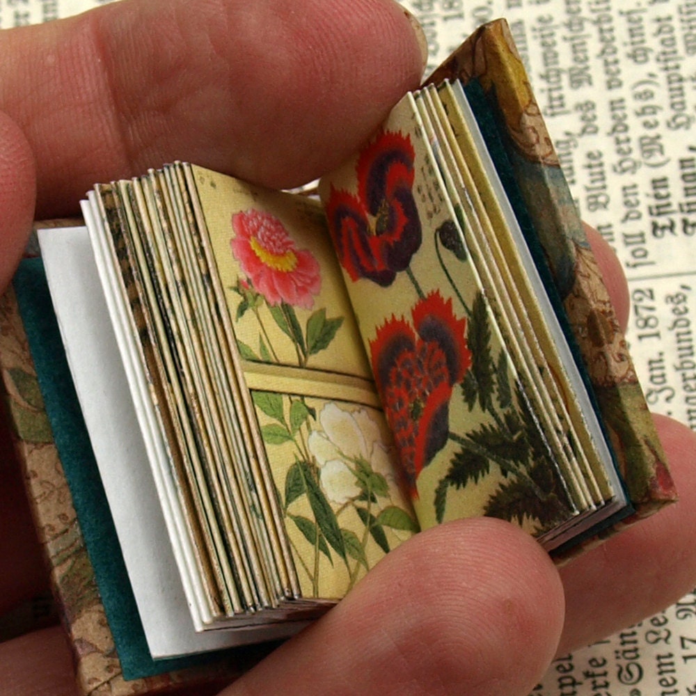 Miniature book "Japanese Flora"