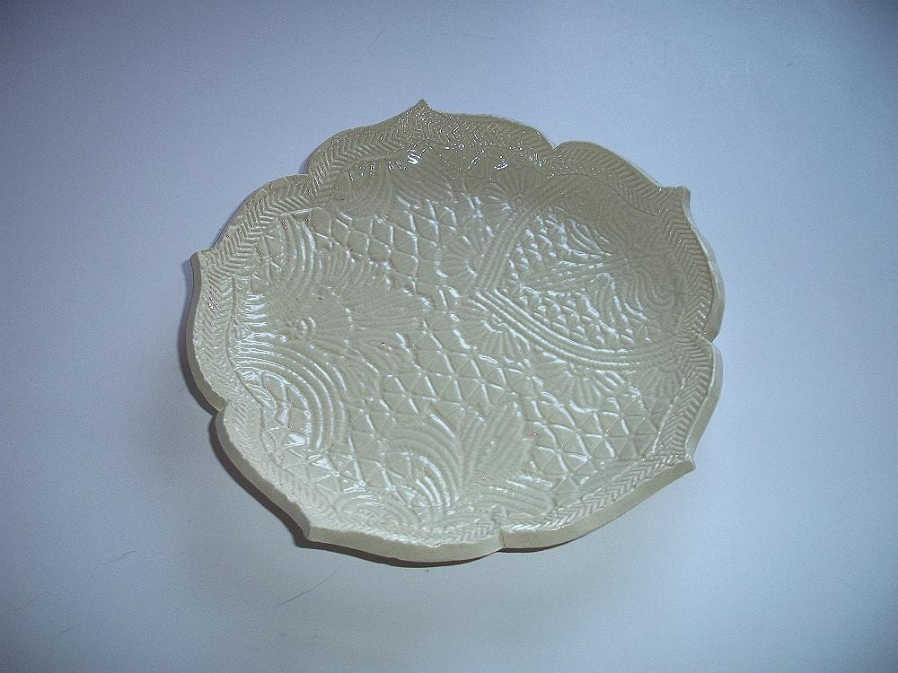 Cream Brocade Lotus Dessert Plate
