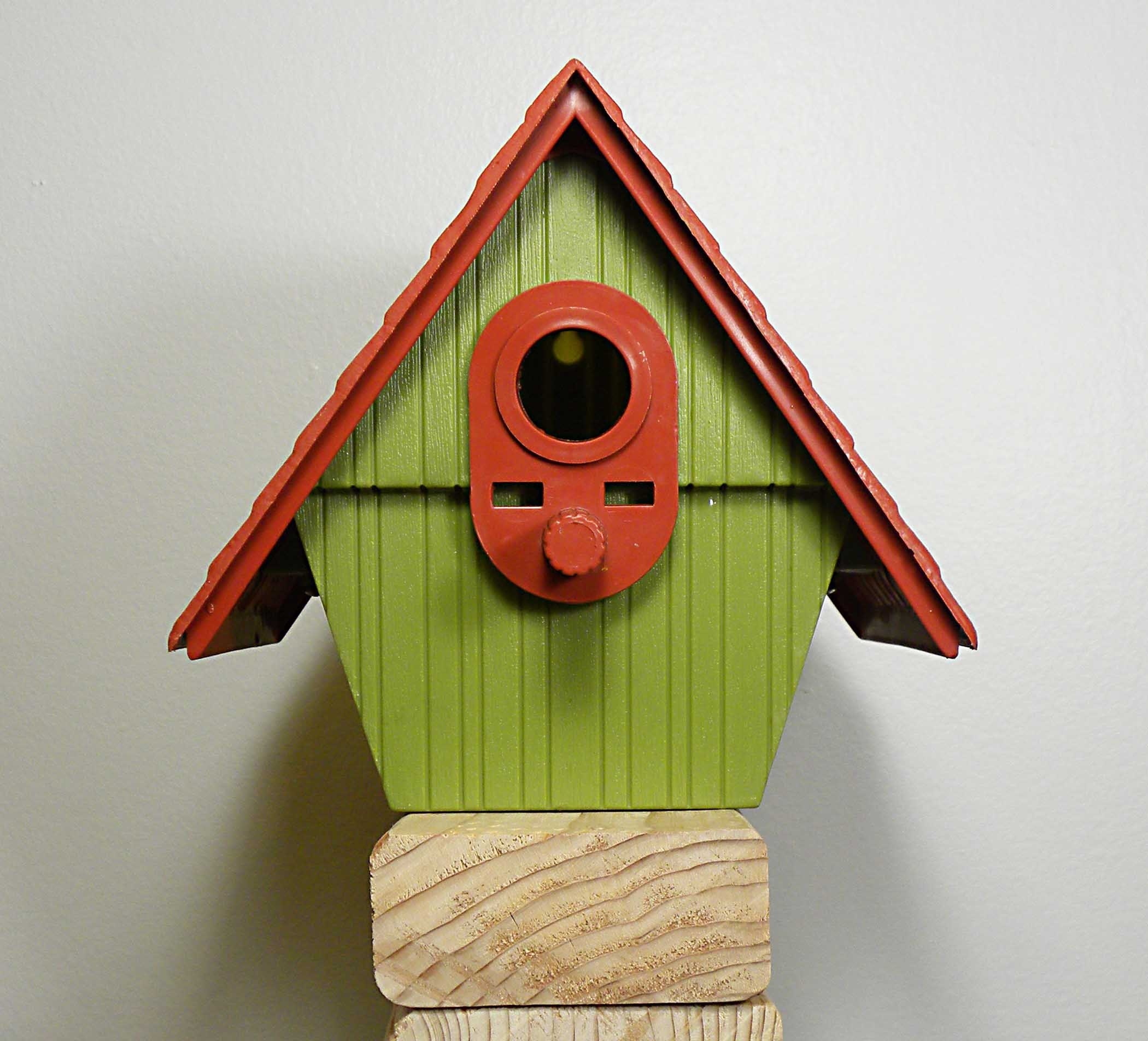 SALE birdhouse for your soul . . . by rubbermaid . . . bird feeder