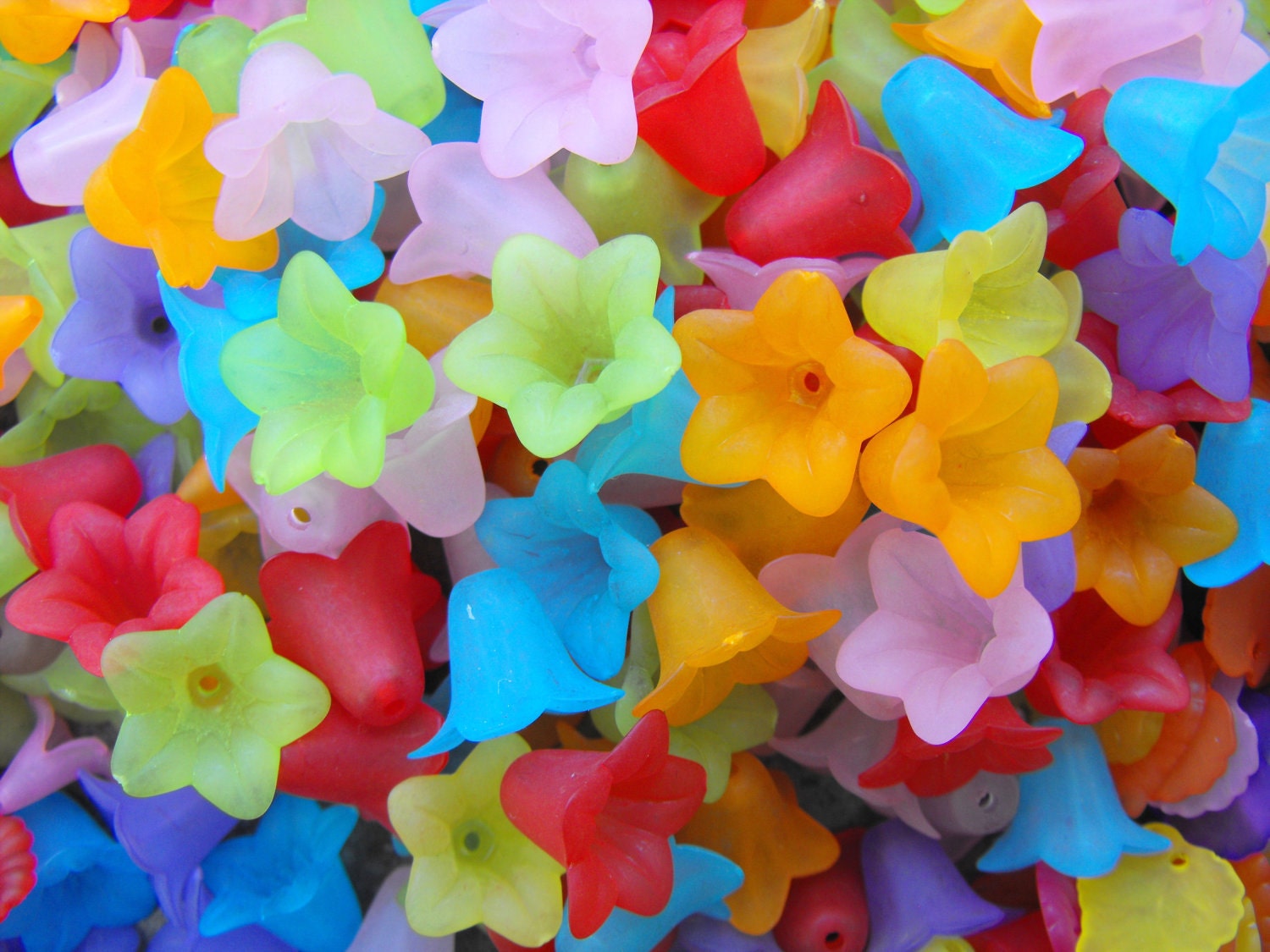 Beads - 50 Large Acrylic Flower Beads