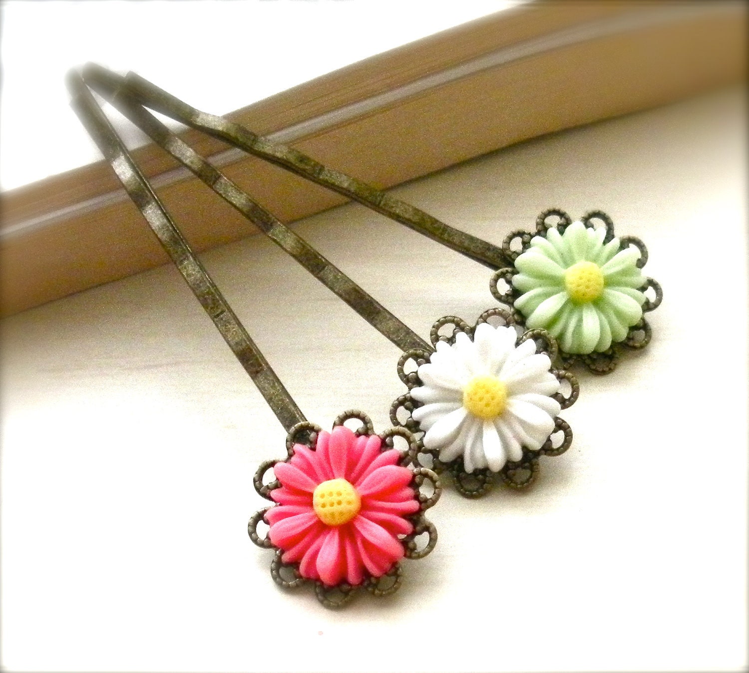 Boho Daisy Flower Bobby Pins, Resin Cabochon
