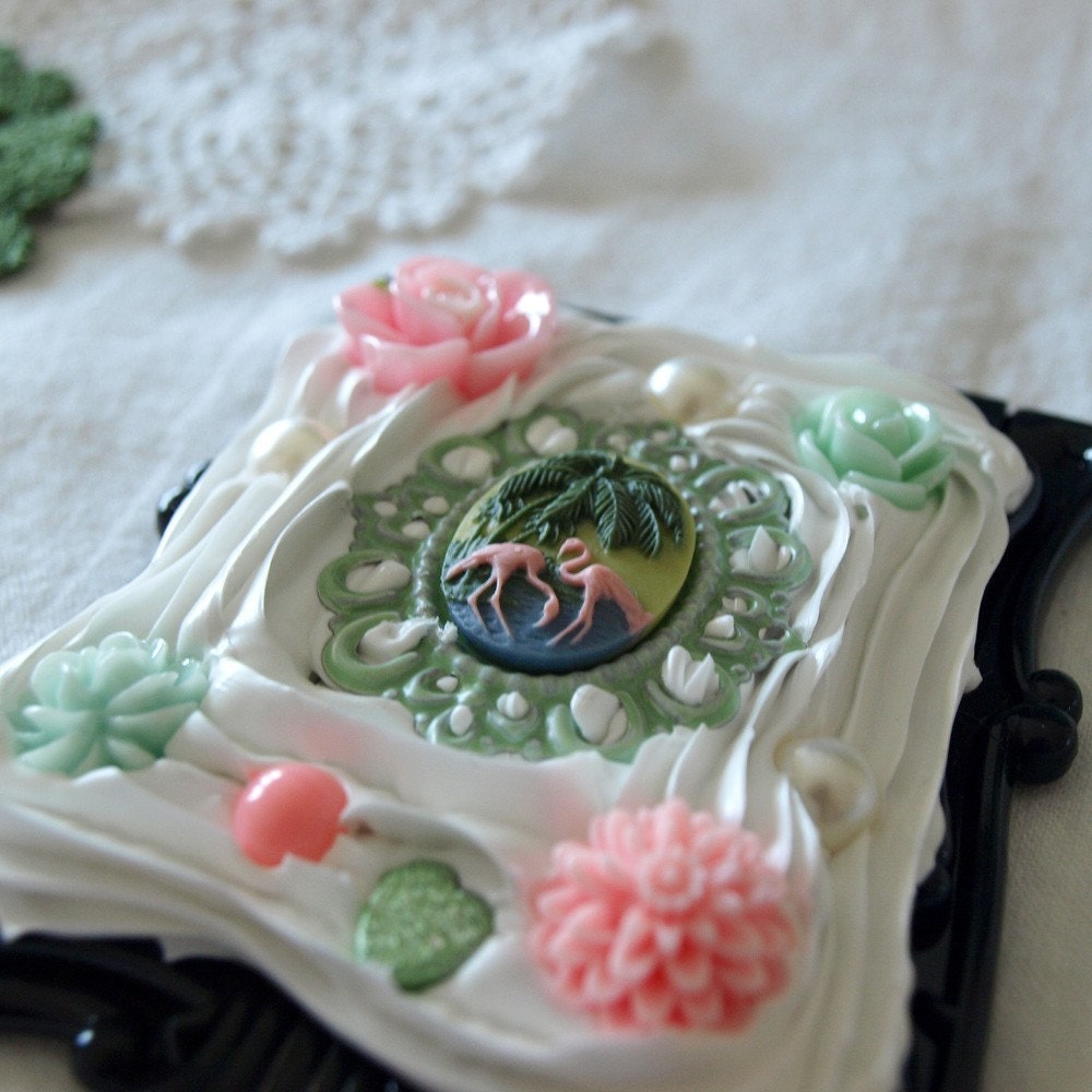 Flamingo  Cameo Kawaii Deco Mirror Compact Animal KItsch Cool