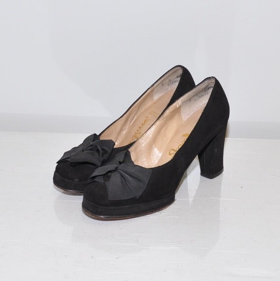 size 7 vintage 60s Midnight Marquise Leather Platform Heels