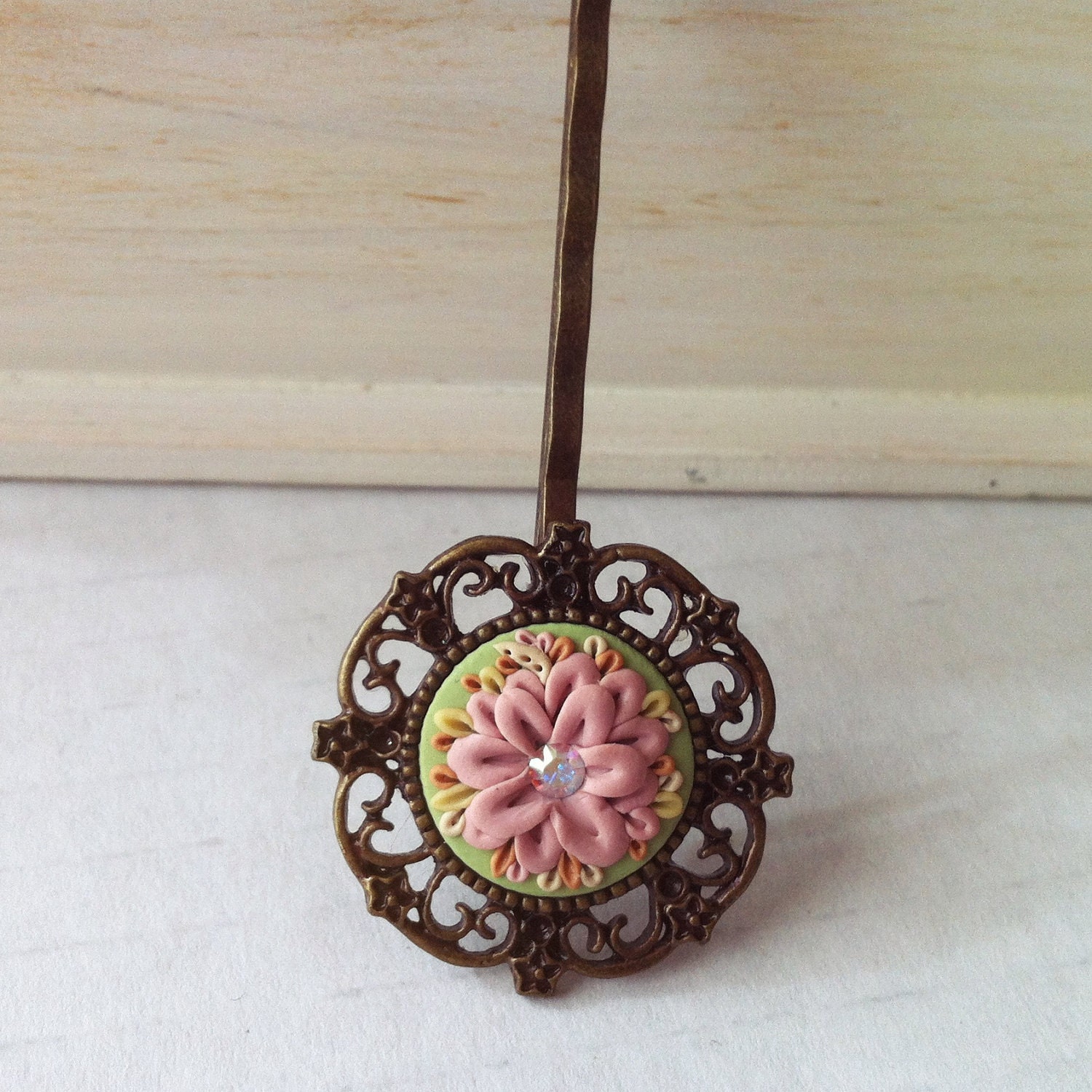 Flower hair pin pink - romantic pastel - vintage filigree